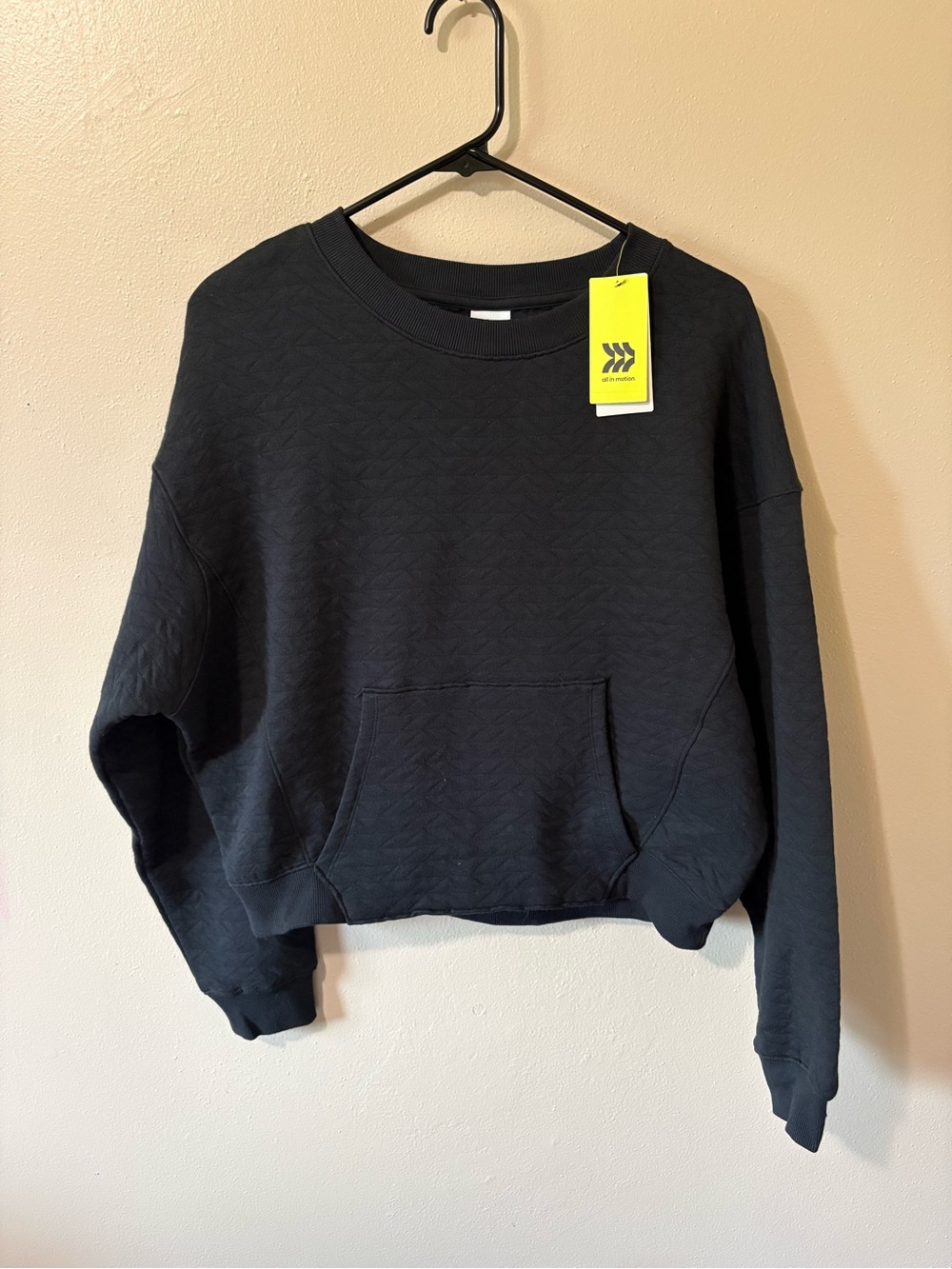 All In Motion Quilted Crew Sweatshirt Womens size small in Black NWT!!!